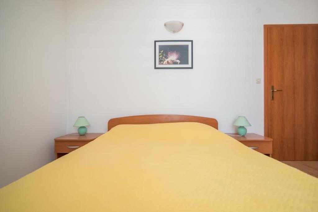 Apartments Batinic Supetar Extérieur photo