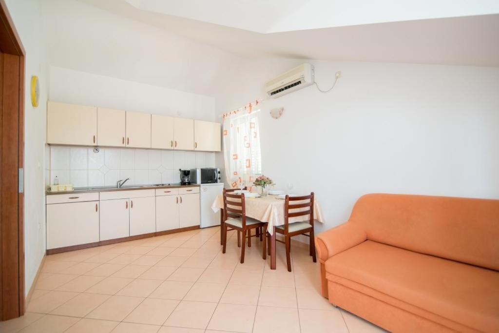 Apartments Batinic Supetar Extérieur photo