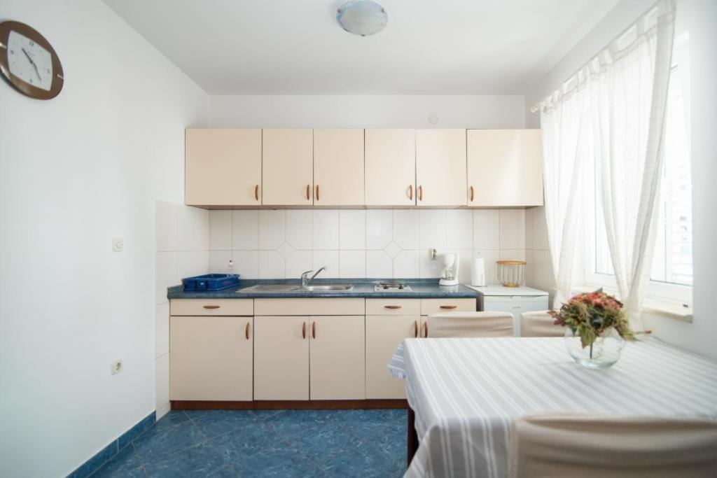 Apartments Batinic Supetar Extérieur photo