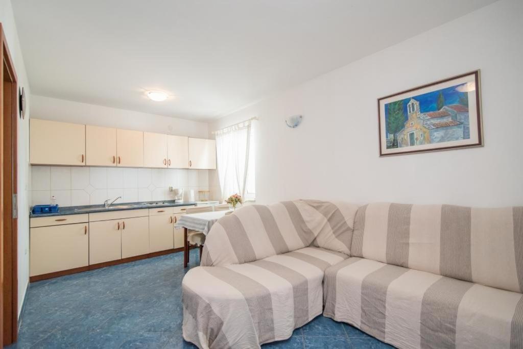 Apartments Batinic Supetar Extérieur photo