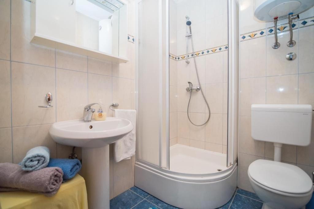 Apartments Batinic Supetar Extérieur photo