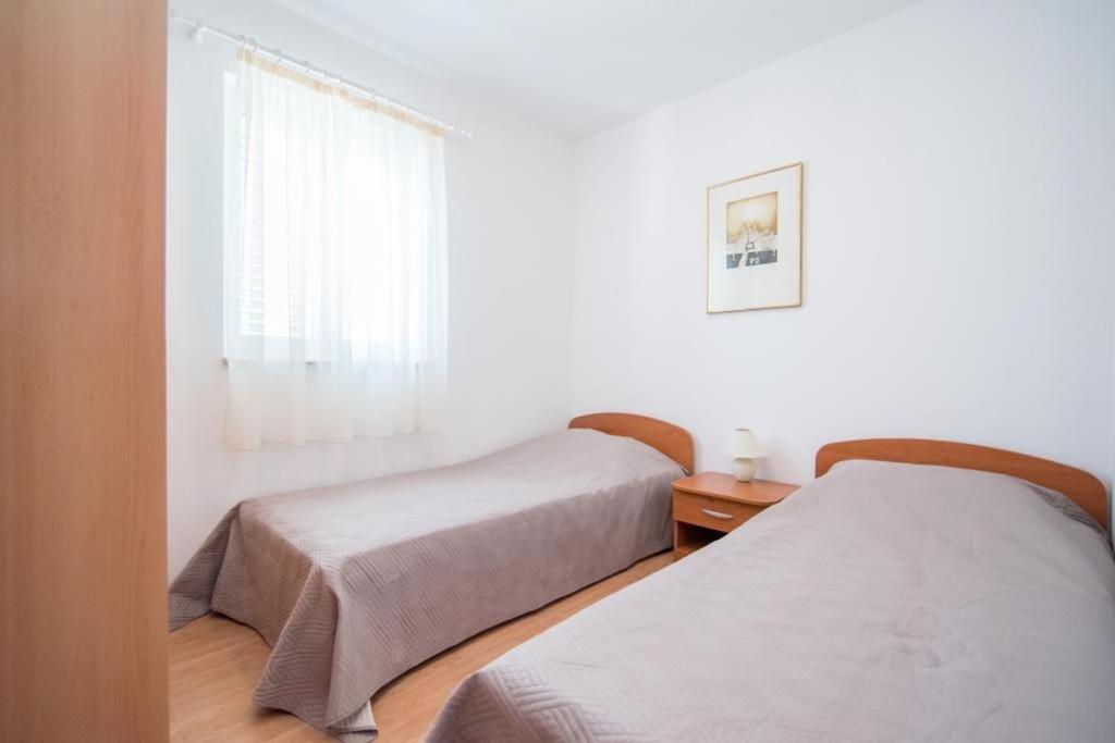 Apartments Batinic Supetar Extérieur photo